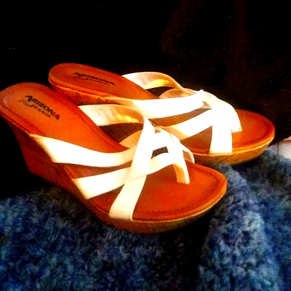 Arizona Jeans Wedge sandals, never worn S 7.5